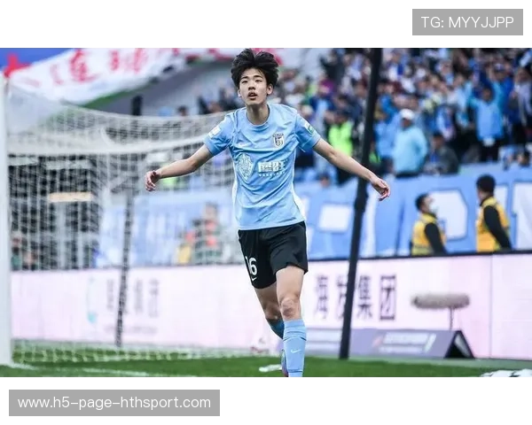 大连英博冲击保级，阵容再度调整补强中场